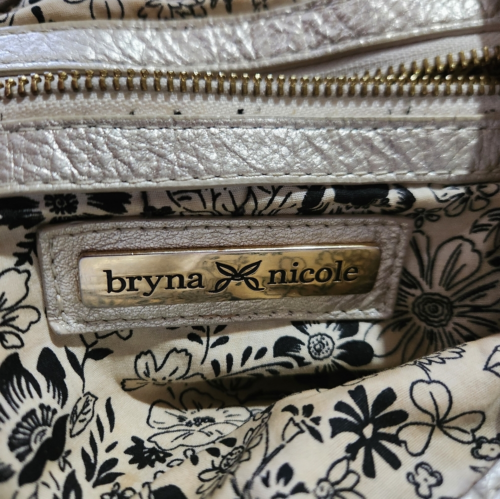 Bryna Nicole Shoulder Bag - Picture 5 of 6